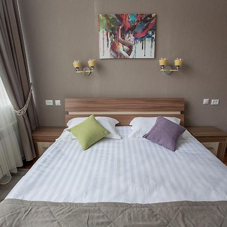 Maxx Inn Αστάνα Εξωτερικό φωτογραφία
