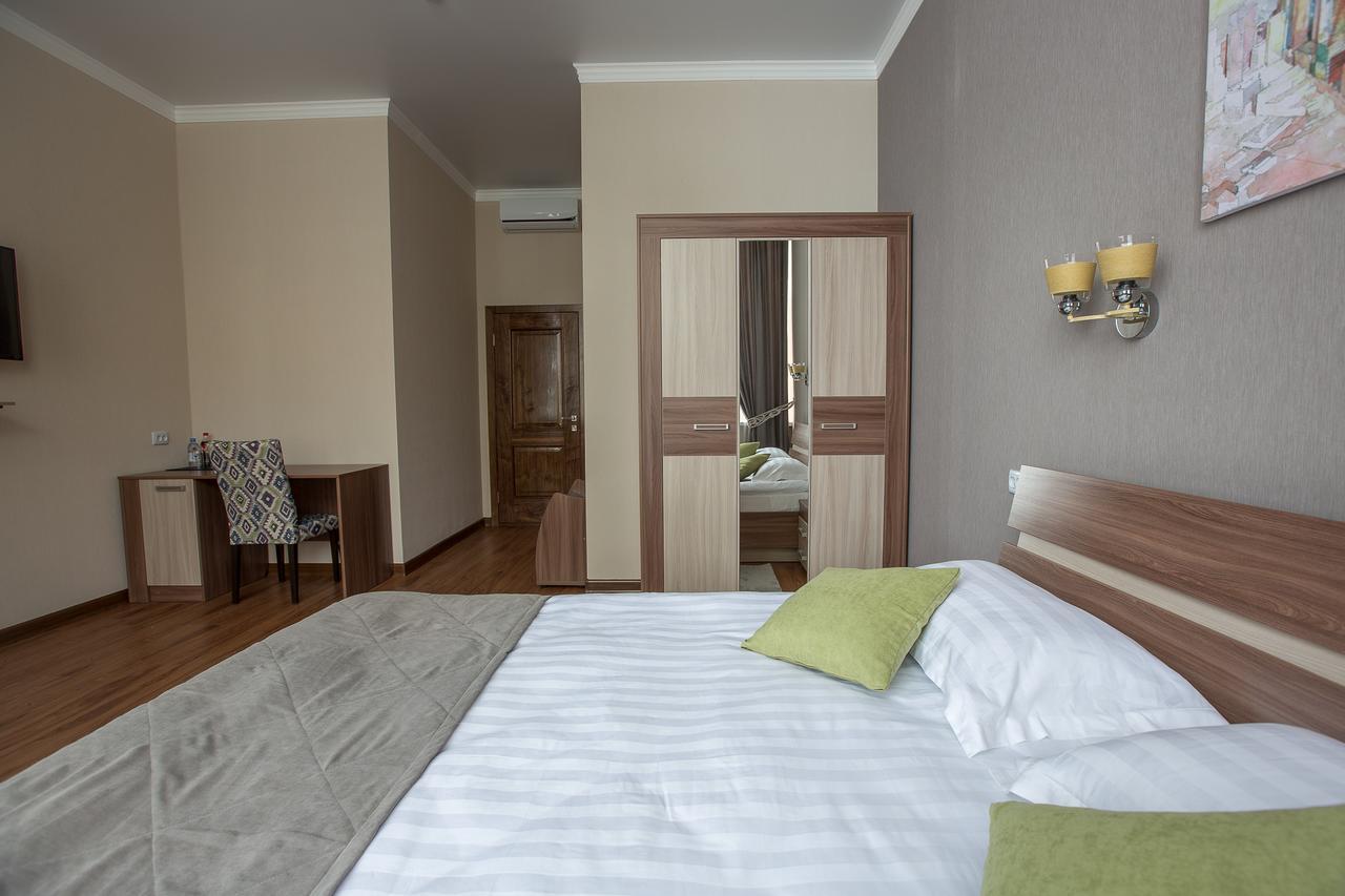 Maxx Inn Αστάνα Εξωτερικό φωτογραφία